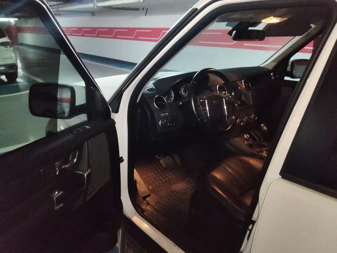 Land Rover Discovery 2011 4.0 V6 HSE — миниатюра 16