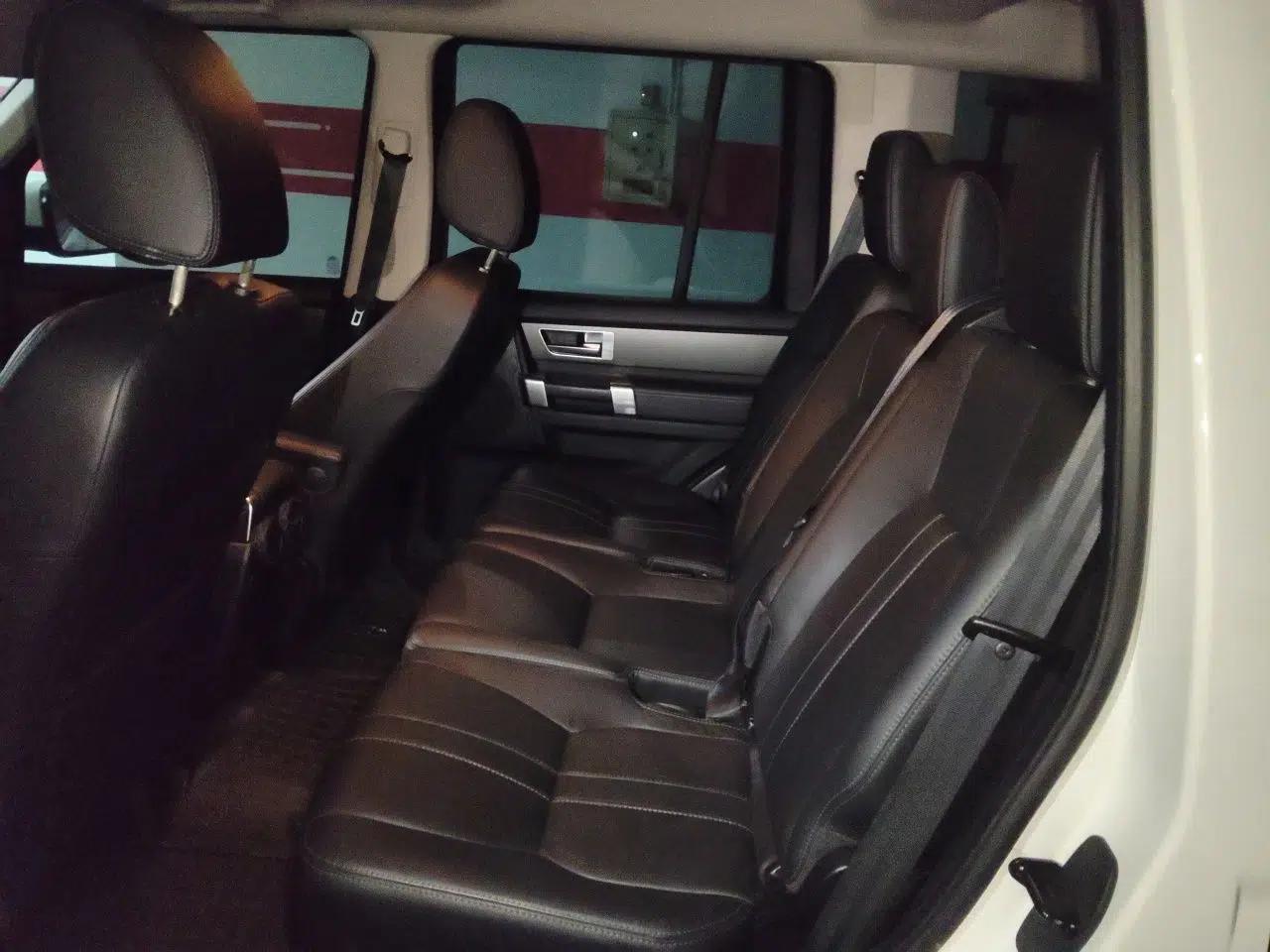 Land Rover Discovery 2011 4.0 V6 HSE — миниатюра 17