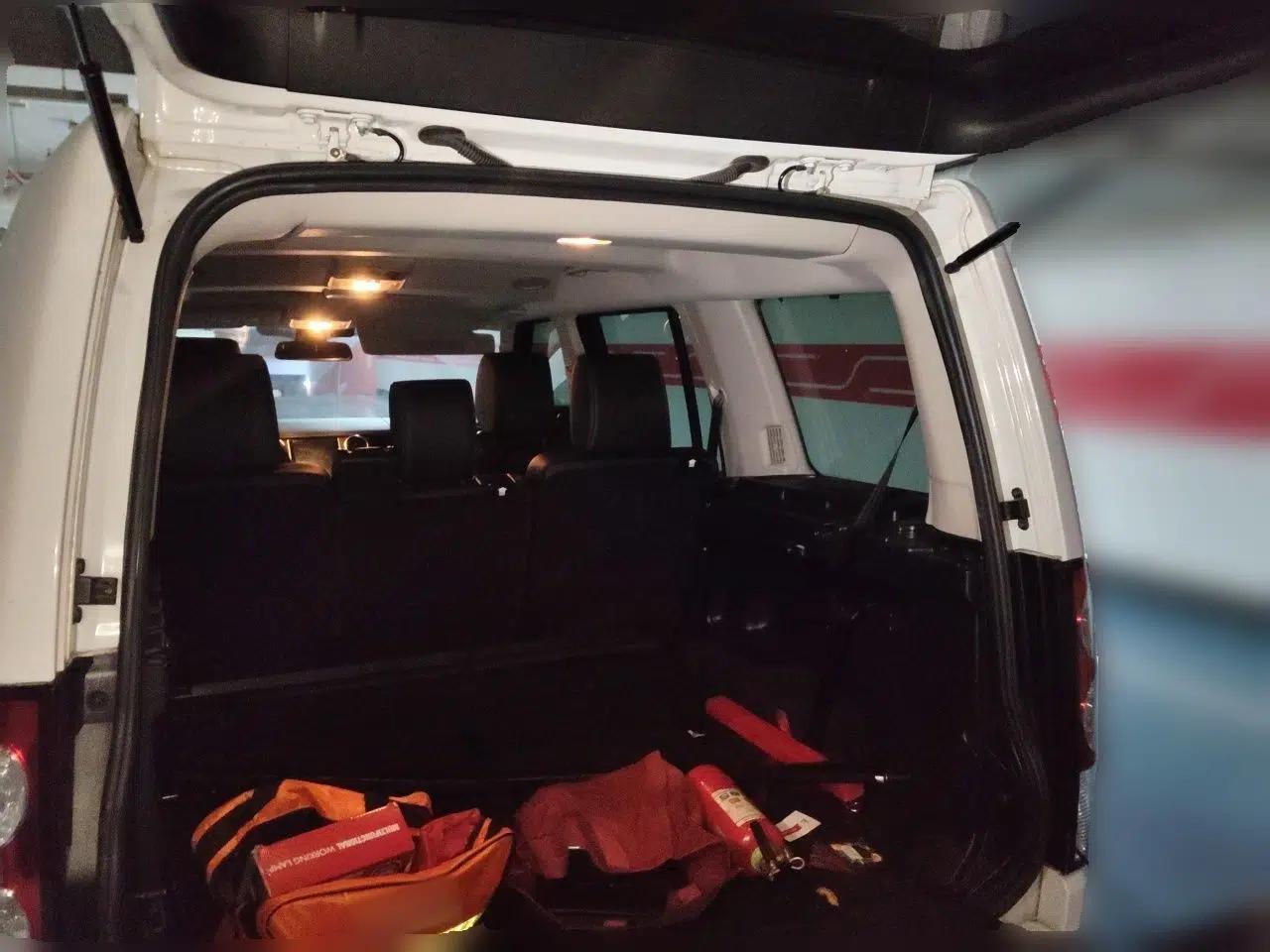 Land Rover Discovery 2011 4.0 V6 HSE — миниатюра 19