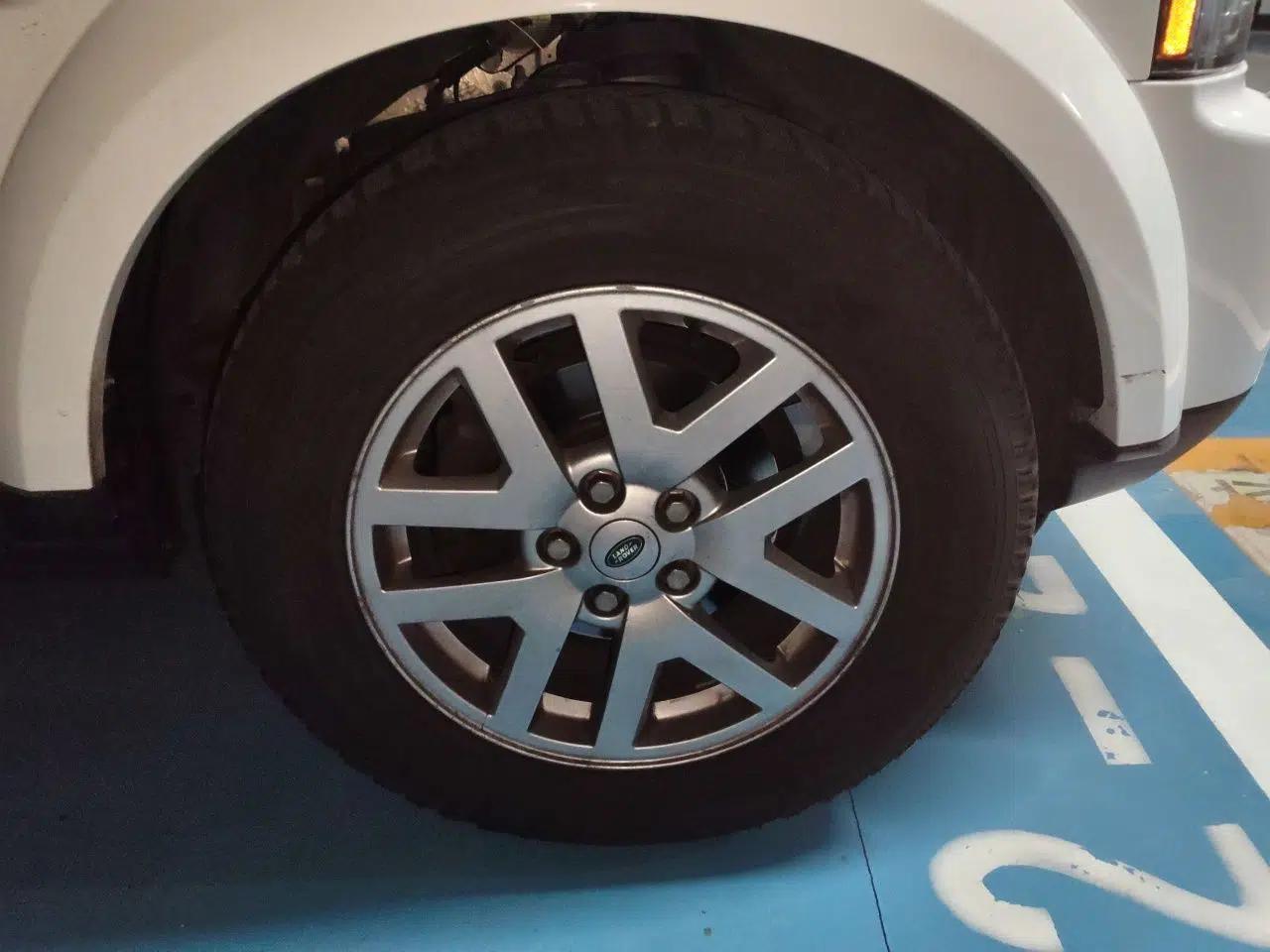 Land Rover Discovery 2011 4.0 V6 HSE — миниатюра 8