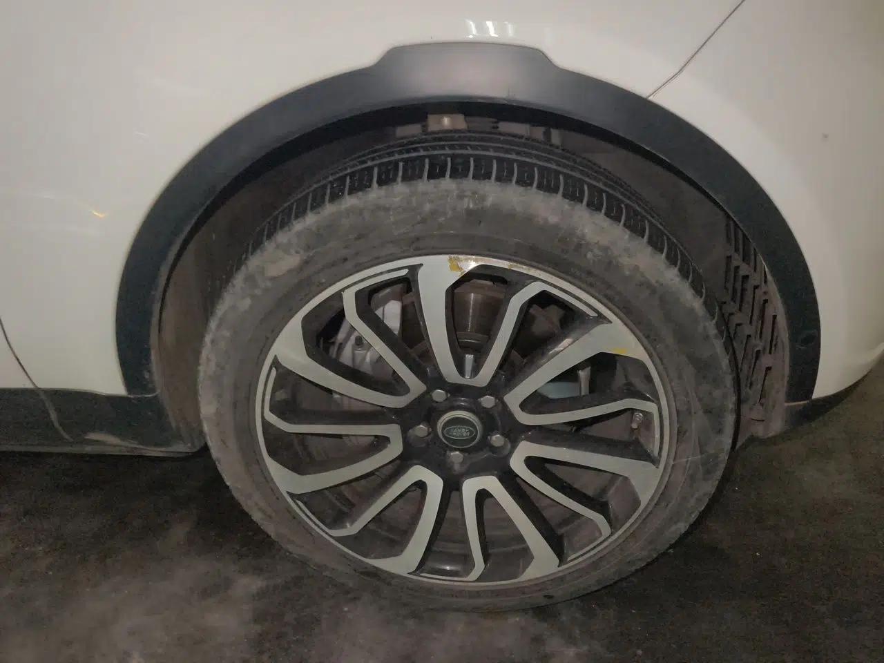 Land Rover Discovery 2018 3.0 SC V6 SE — миниатюра 8