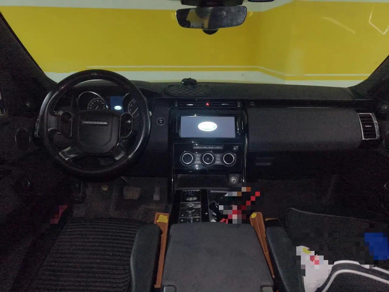 Land Rover Discovery 2018 3.0 SC V6 SE — миниатюра 9