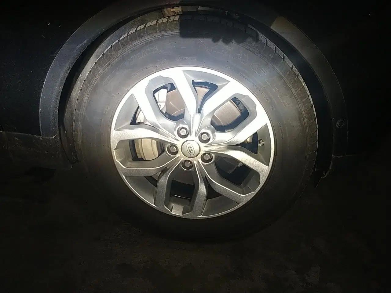 Land Rover Discovery 2018 3.0 SC V6 SE — миниатюра 8