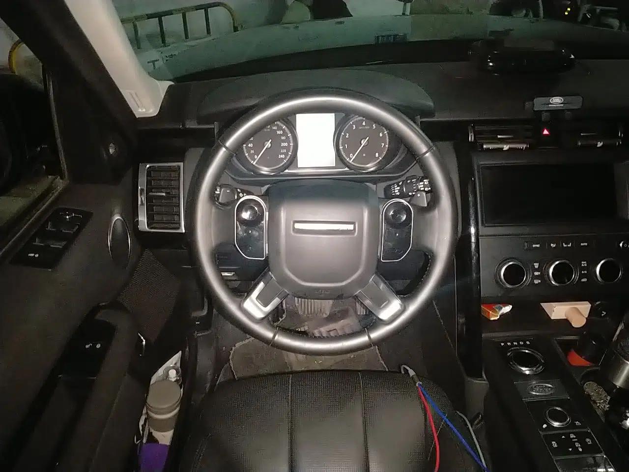 Land Rover Discovery 2018 3.0 SC V6 SE — миниатюра 10