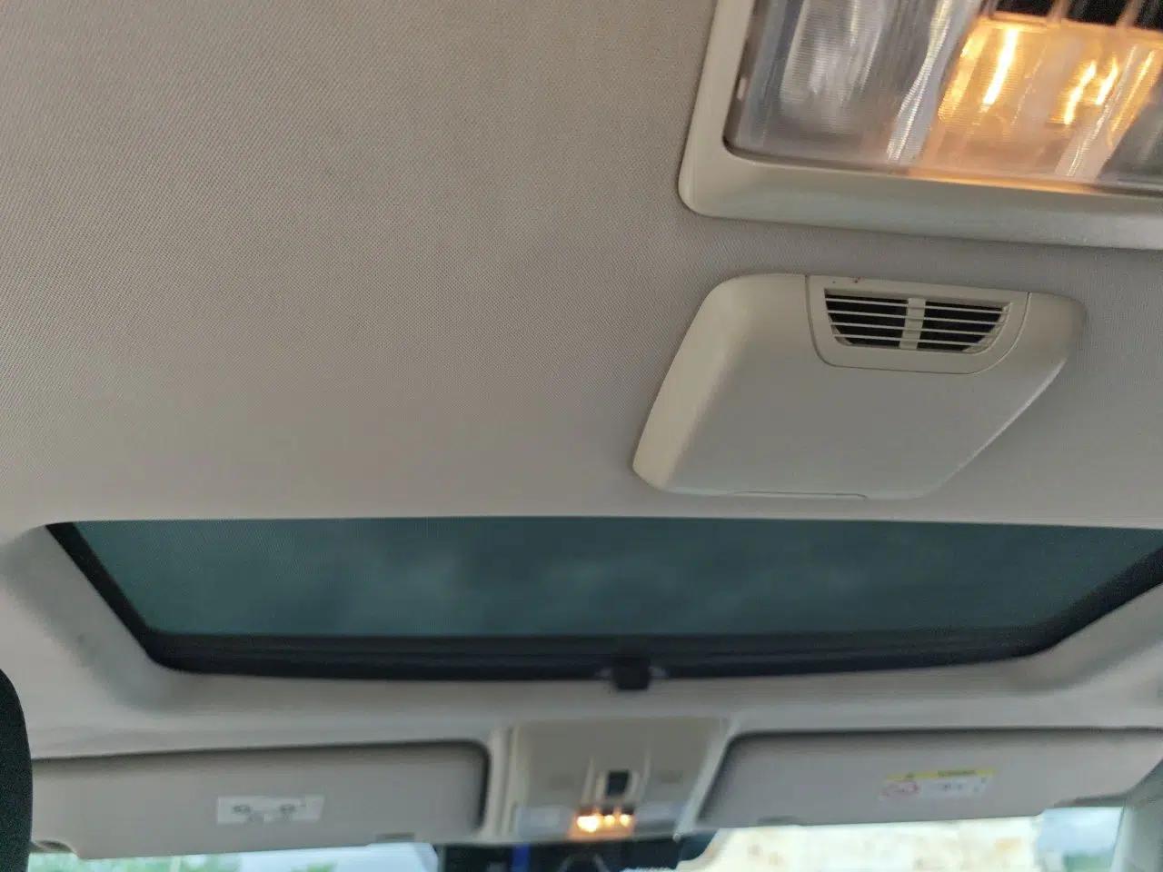 Land Rover Discovery 2015 3.0 SC V6 SE — миниатюра 18