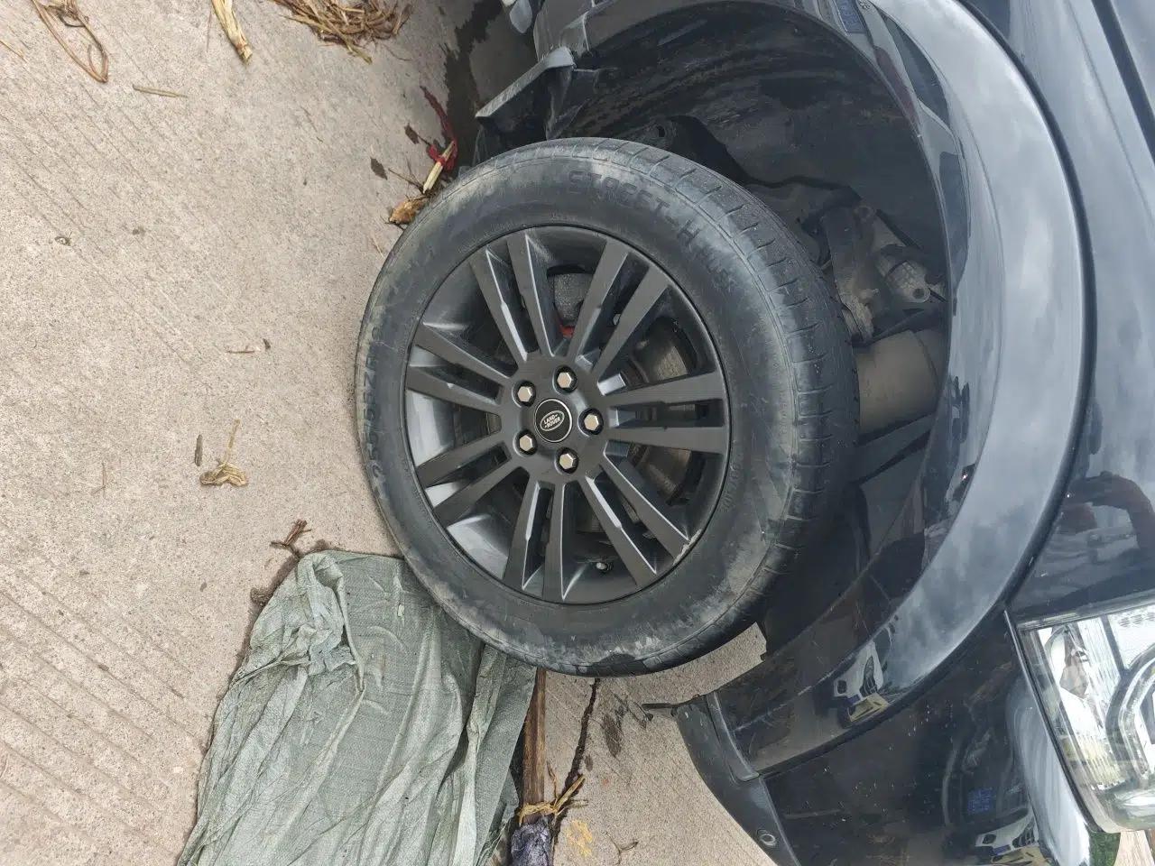 Land Rover Discovery 2015 3.0 SC V6 SE — миниатюра 8