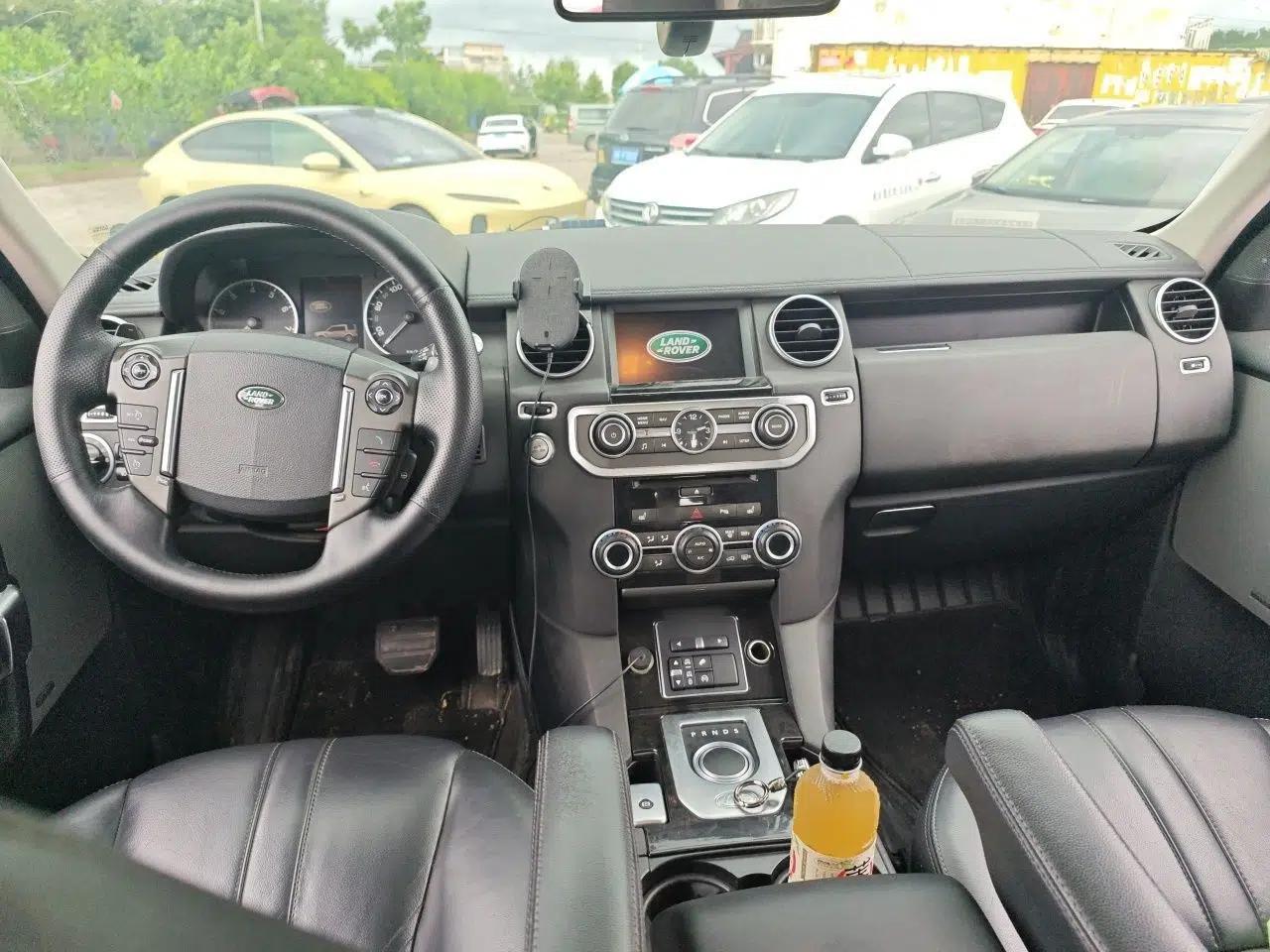 Land Rover Discovery 2015 3.0 SC V6 SE — миниатюра 9
