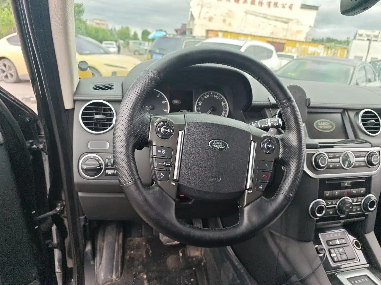 Land Rover Discovery 2015 3.0 SC V6 SE — миниатюра 10