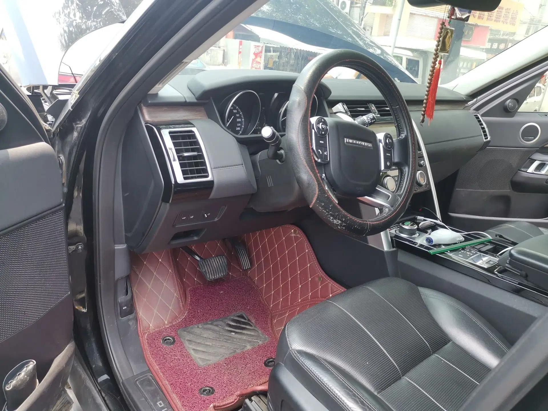 Land Rover Discovery 2017 3.0 SC V6 HSE — миниатюра 16