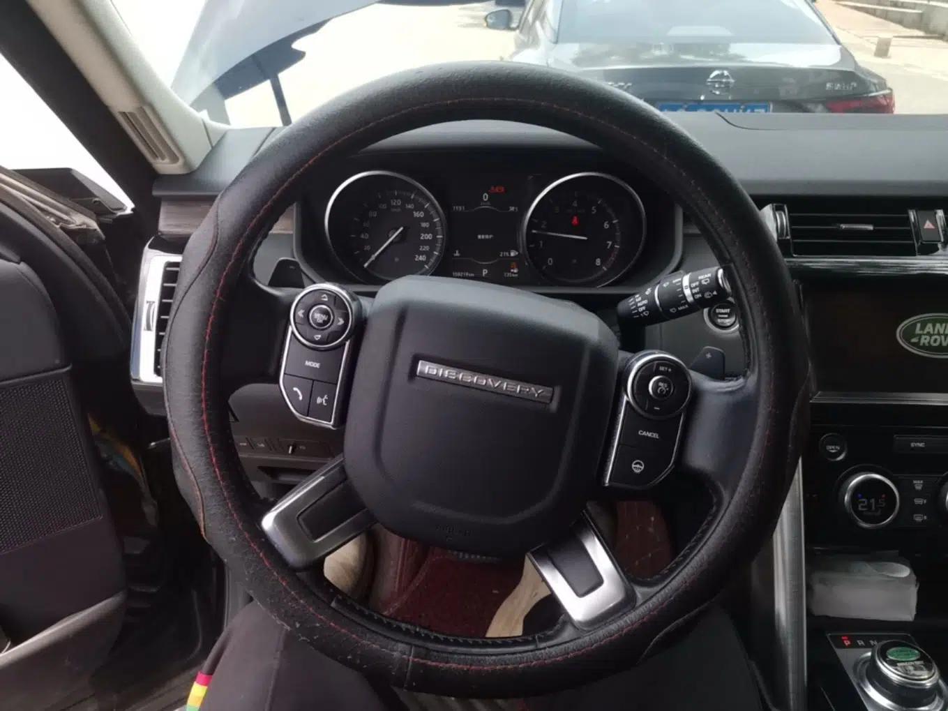 Land Rover Discovery 2017 3.0 SC V6 HSE — миниатюра 10