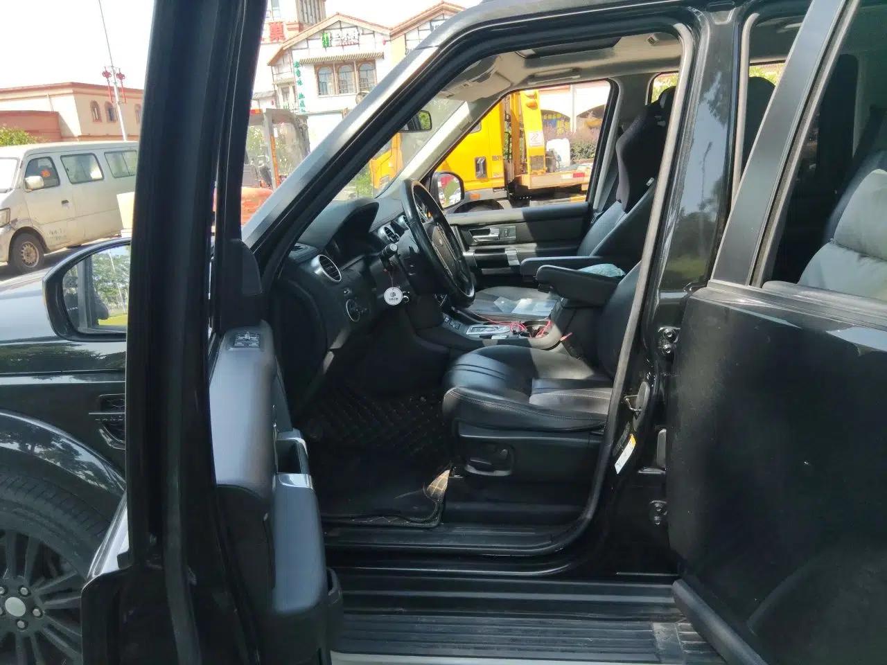 Land Rover Discovery 2015 3.0 SC V6 HSE — миниатюра 15