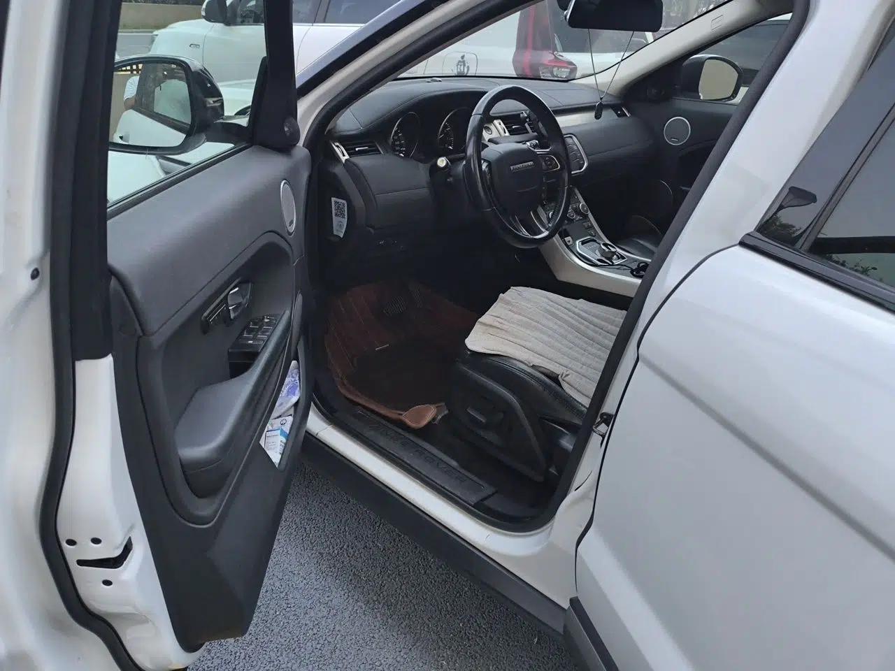 Land Rover Range Evoque 2014 2.0T 5-Door Luxury Edition — миниатюра 16