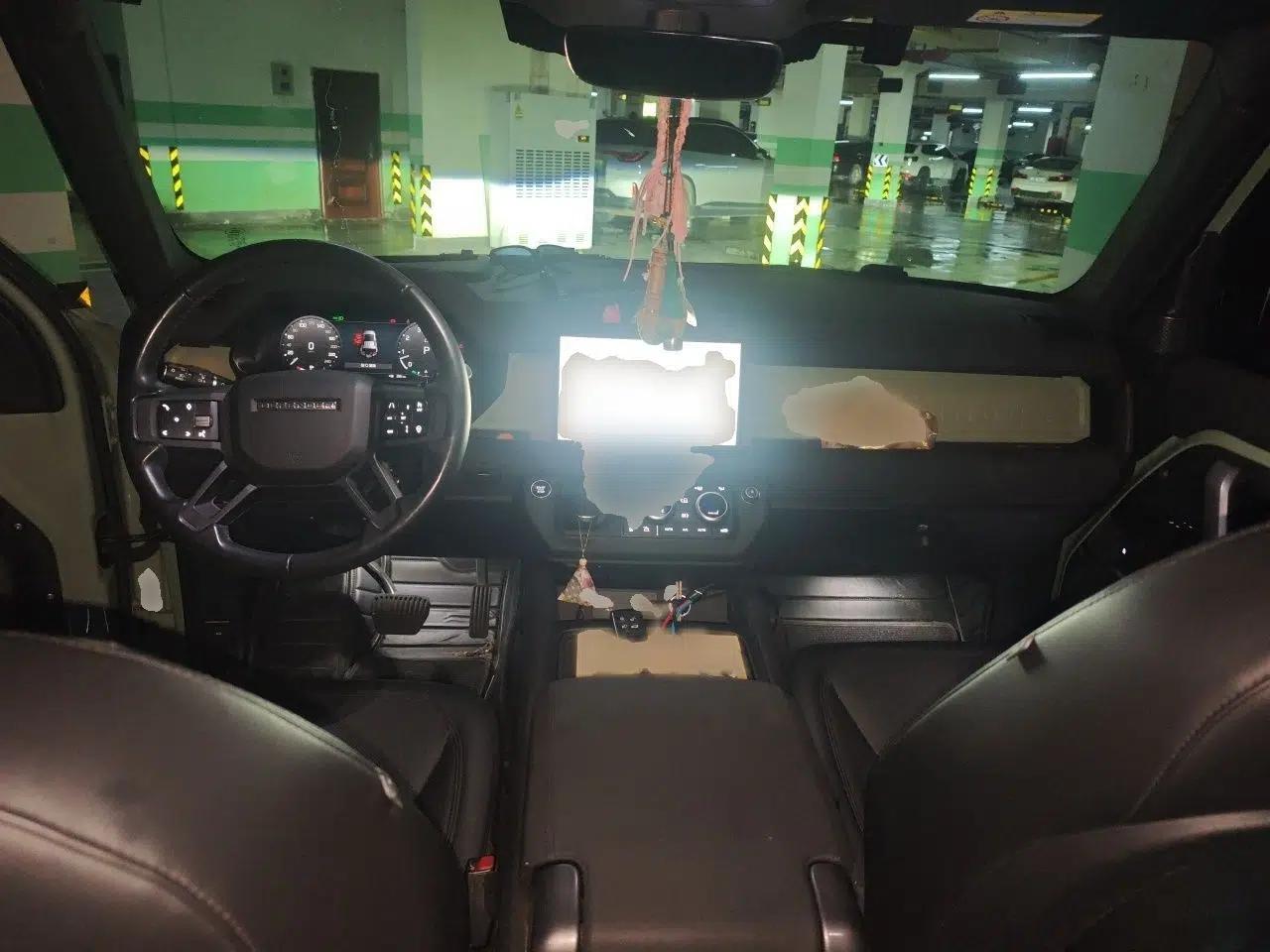 Land Rover Defender 2023 110 3.0T P400 75th Anniversary Legend Edition — миниатюра 18