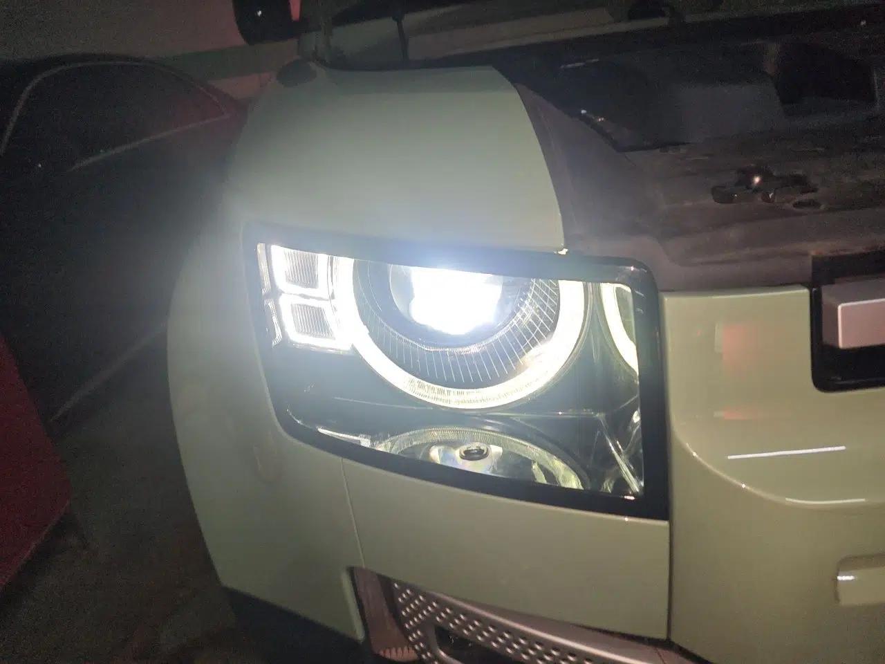 Land Rover Defender 2023 110 3.0T P400 75th Anniversary Legend Edition — миниатюра 7