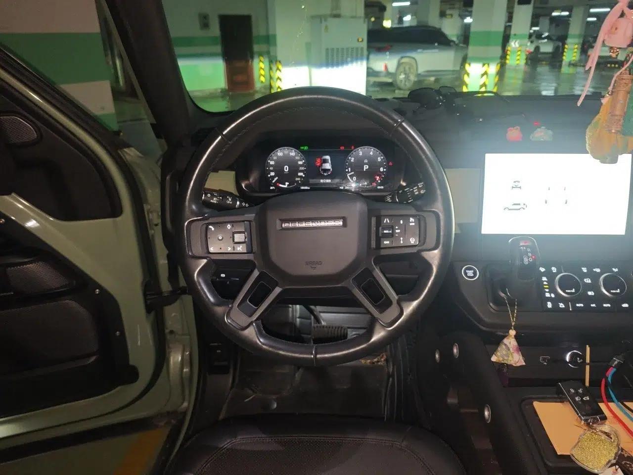 Land Rover Defender 2023 110 3.0T P400 75th Anniversary Legend Edition — миниатюра 9
