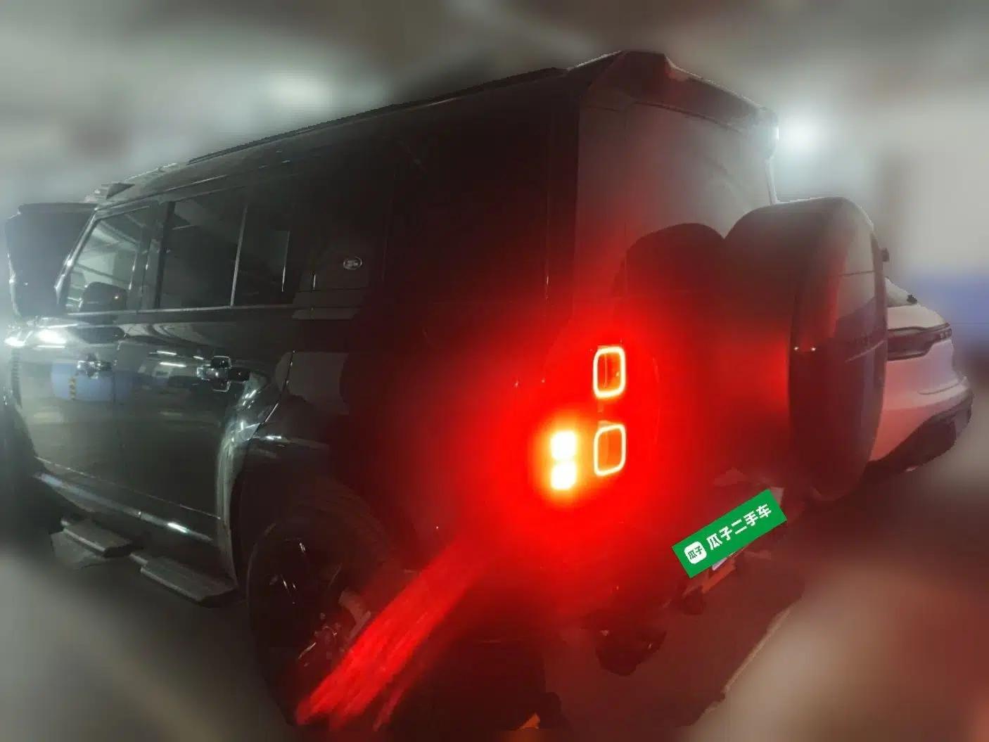 Land Rover Defender 2022 110 P400 X-DYNAMIC HSE — миниатюра 4