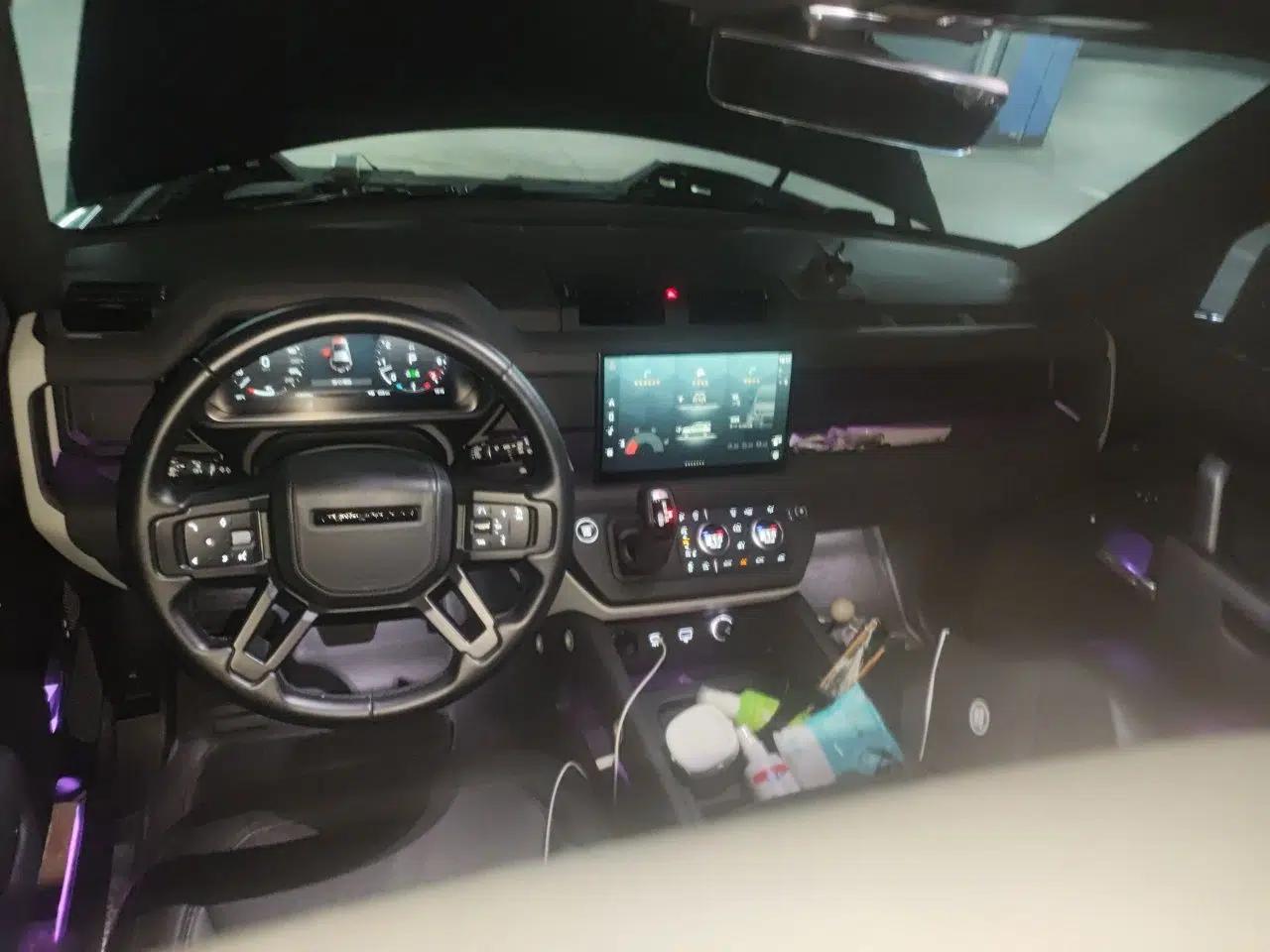 Land Rover Defender 2022 110 P400 X-DYNAMIC HSE — миниатюра 9