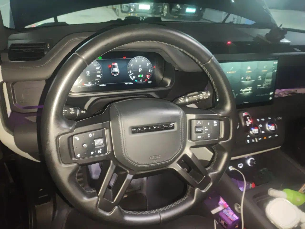 Land Rover Defender 2022 110 P400 X-DYNAMIC HSE — миниатюра 10