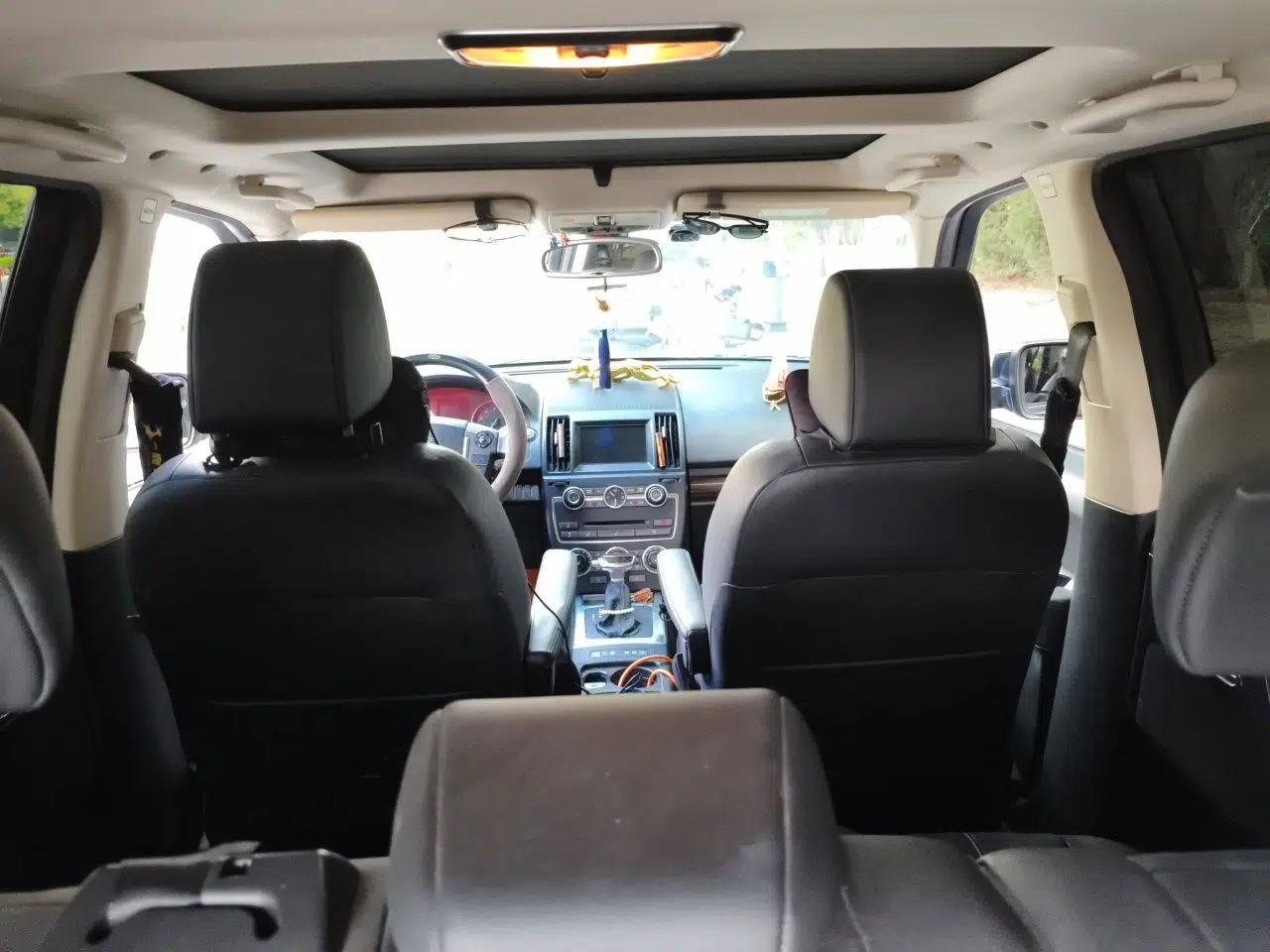 Land Rover Freelander 2 2014 2.0T Si4 SE Gasoline Version — миниатюра 18