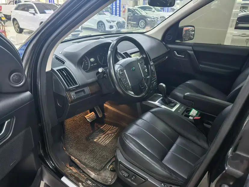 Land Rover Freelander 2 2014 2.2T SD4 SE Diesel Edition — миниатюра 15