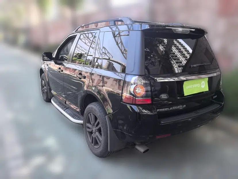 Land Rover Freelander 2 2014 2.2T SD4 SE Diesel Edition — миниатюра 4