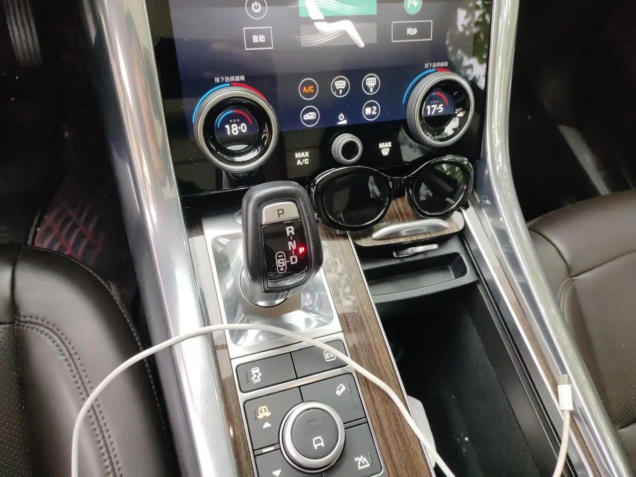 Land Rover Range SportNew Energy 2018 P400e — миниатюра 14