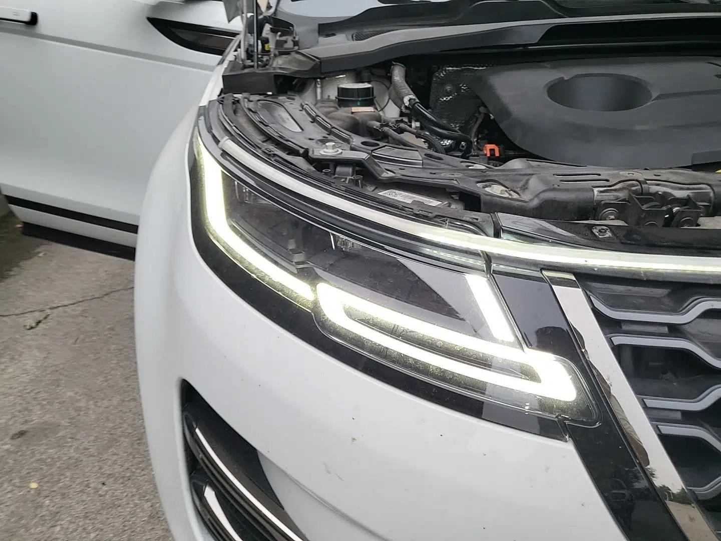 Land Rover Range Evoque New Energy 2022 Aurora L P300e Plug-in Hybrid Electric Version — миниатюра 7