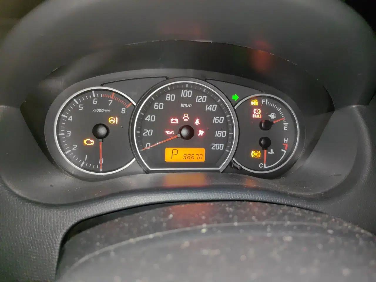 Suzuki Swift 2014 1.5L Automatic Fashion Edition — миниатюра 11