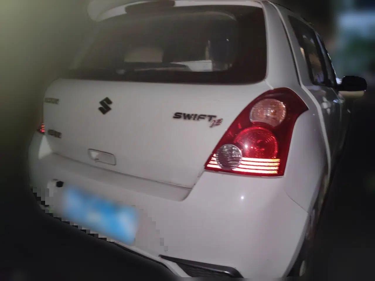 Suzuki Swift 2014 1.5L Automatic Fashion Edition — миниатюра 6