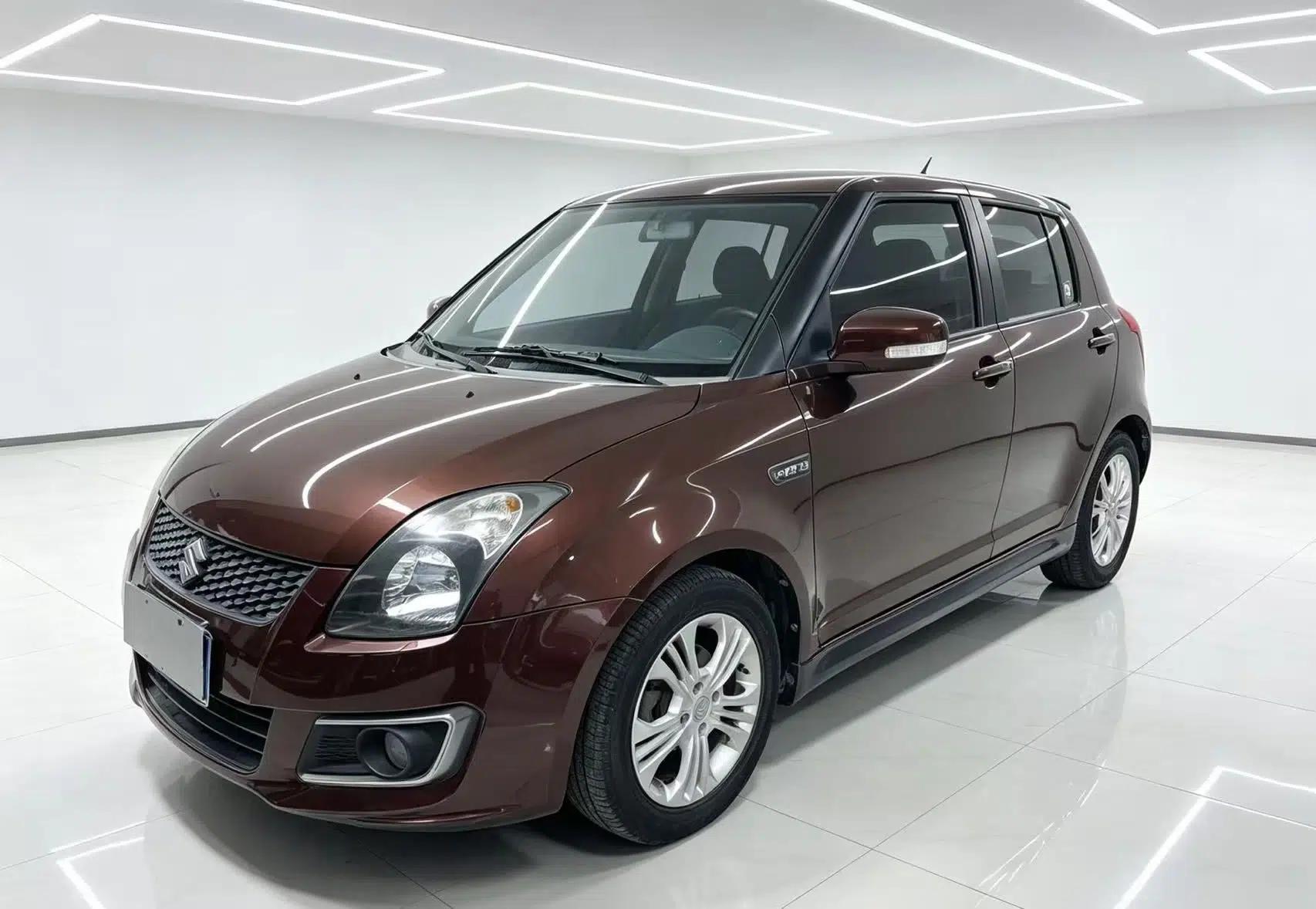 Suzuki Swift 2014 1.5L Automatic Fashion Edition — миниатюра 1