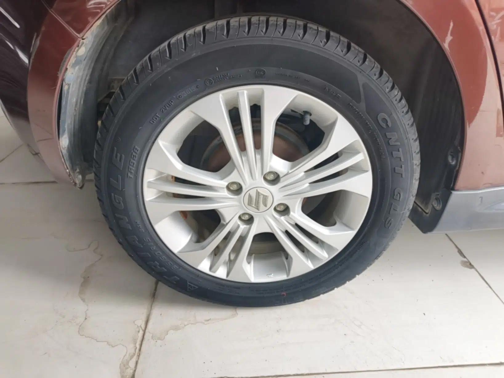 Suzuki Swift 2014 1.5L Automatic Fashion Edition — миниатюра 11