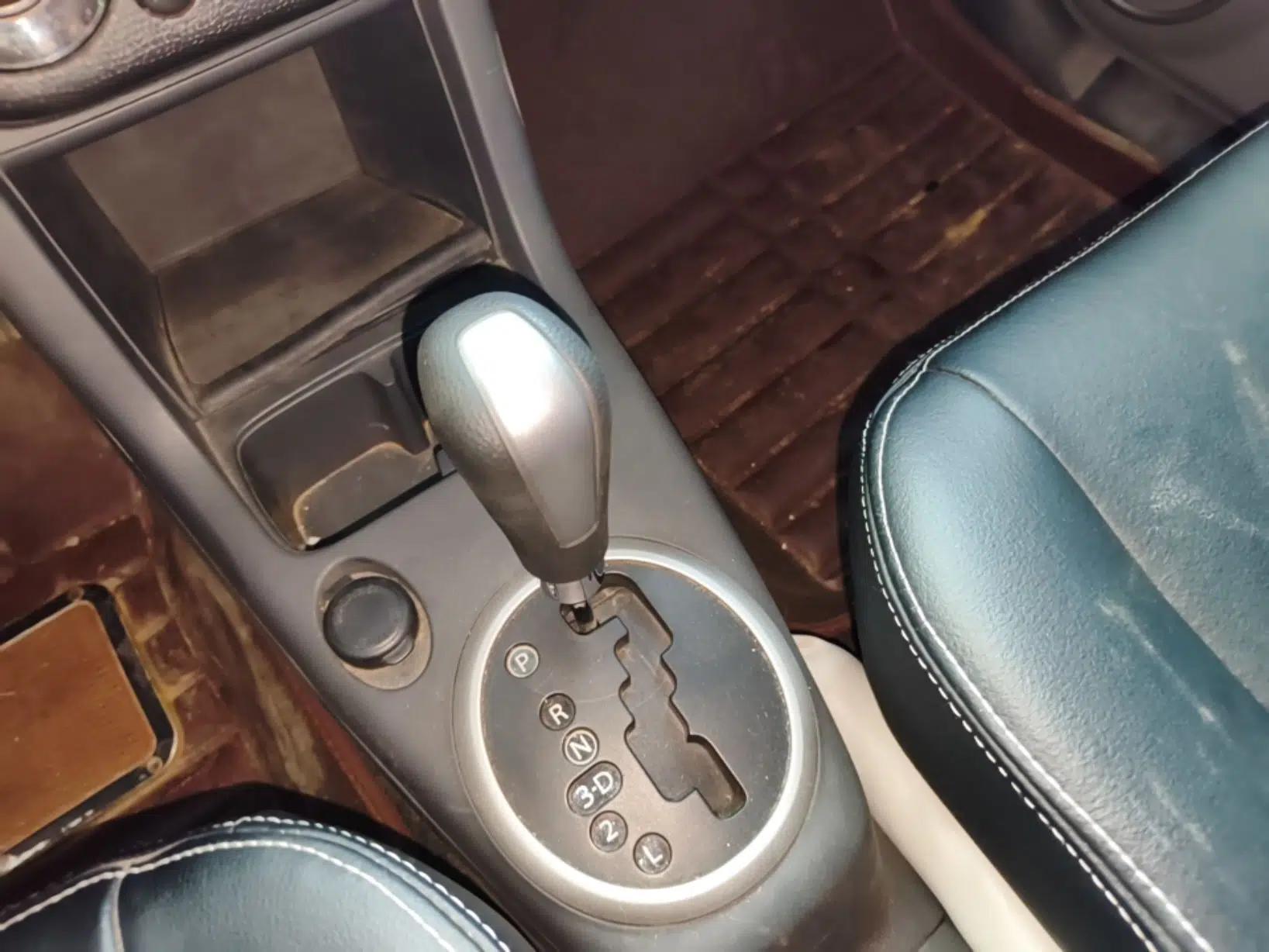 Suzuki Swift 2014 1.5L Automatic Fashion Edition — миниатюра 16
