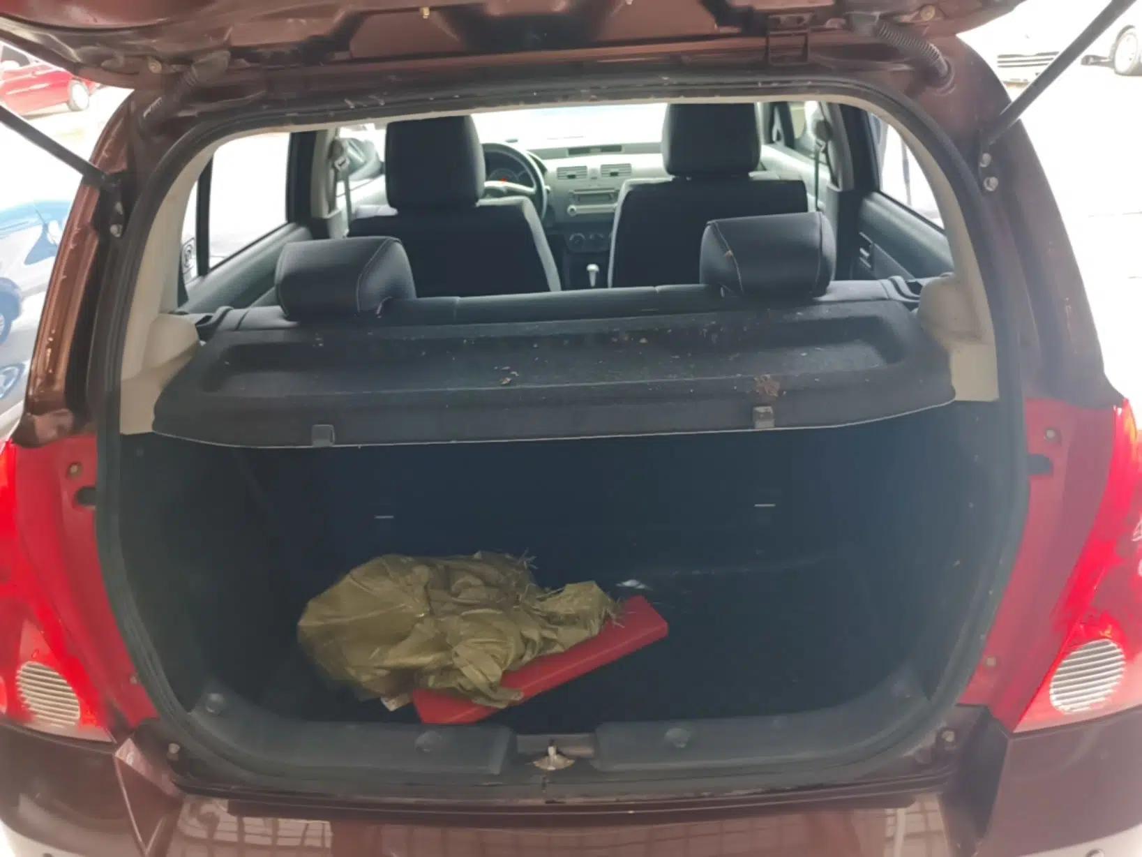 Suzuki Swift 2014 1.5L Automatic Fashion Edition — миниатюра 22