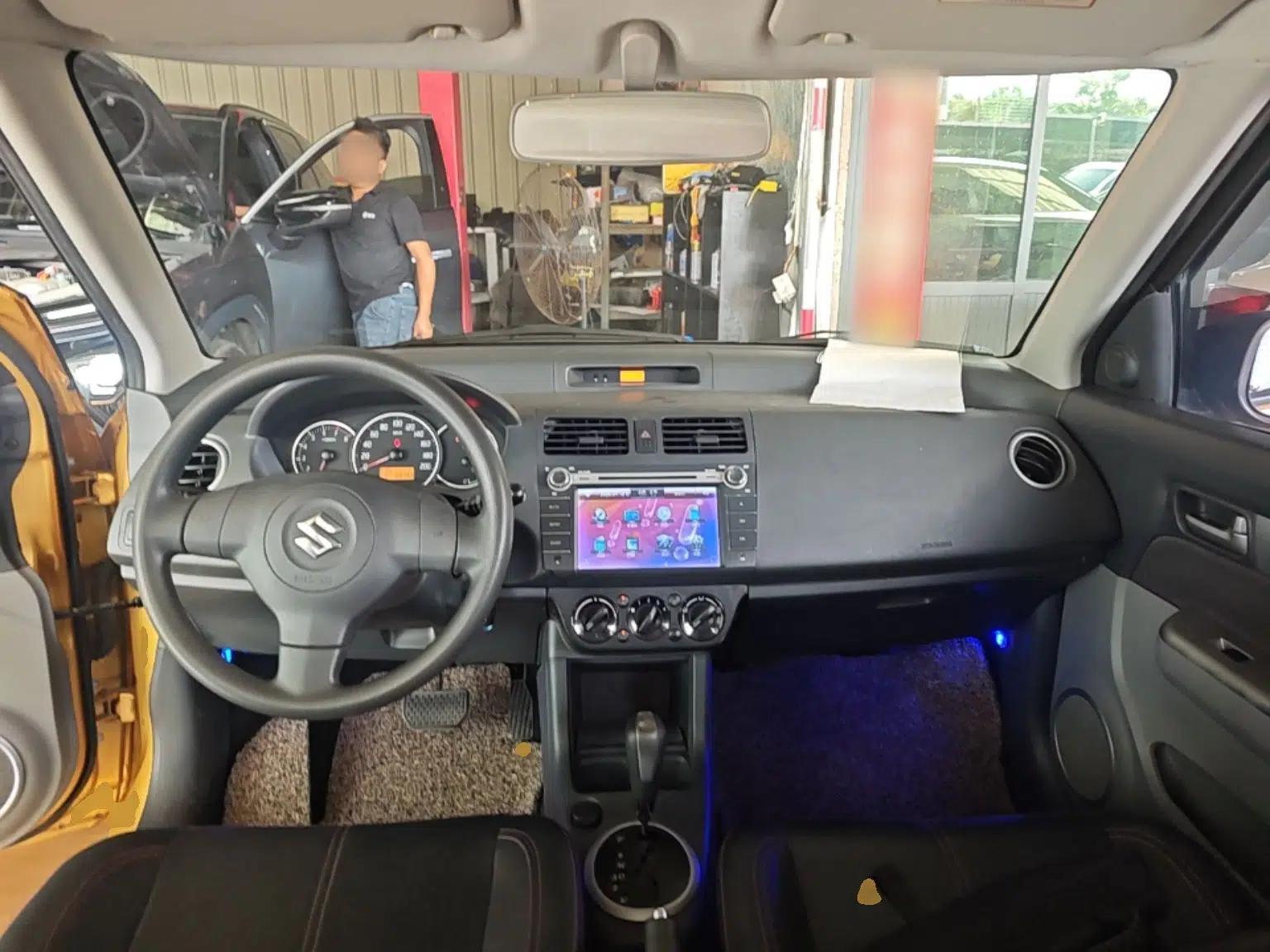 Suzuki Swift 2015 1.5L Automatic Limited Edition — миниатюра 20
