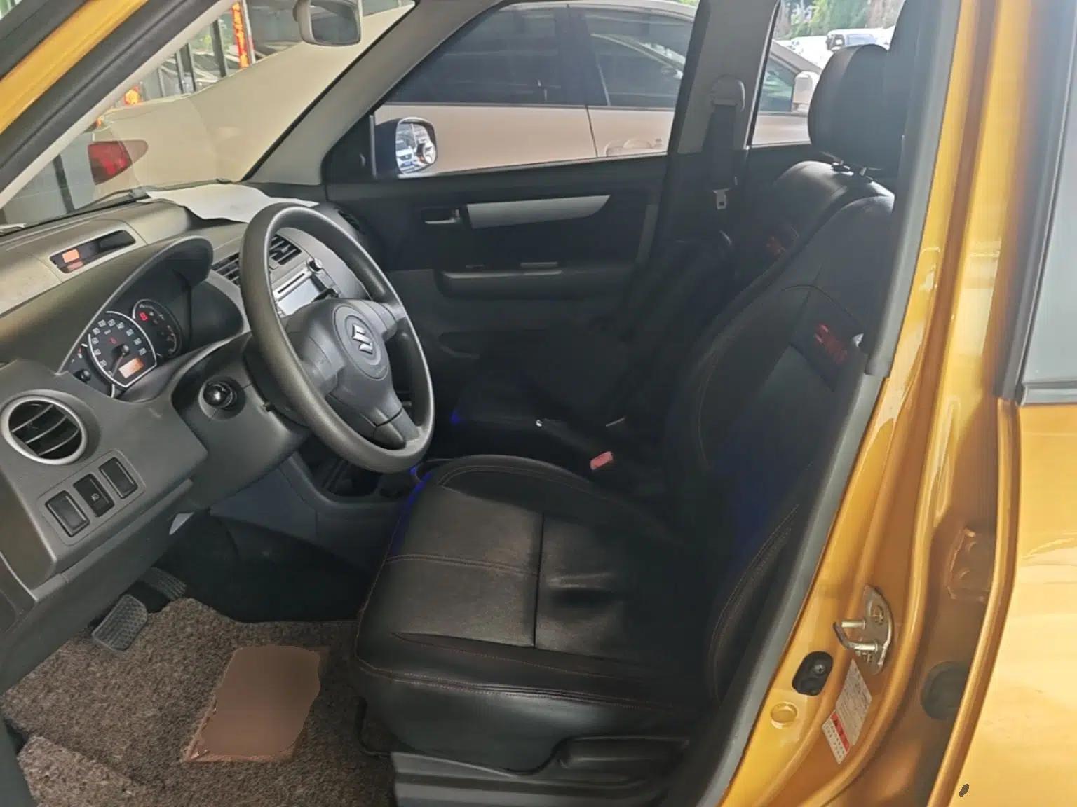 Suzuki Swift 2015 1.5L Automatic Limited Edition — миниатюра 25