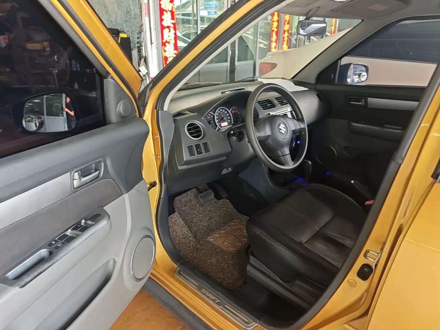 Suzuki Swift 2015 1.5L Automatic Limited Edition — миниатюра 26