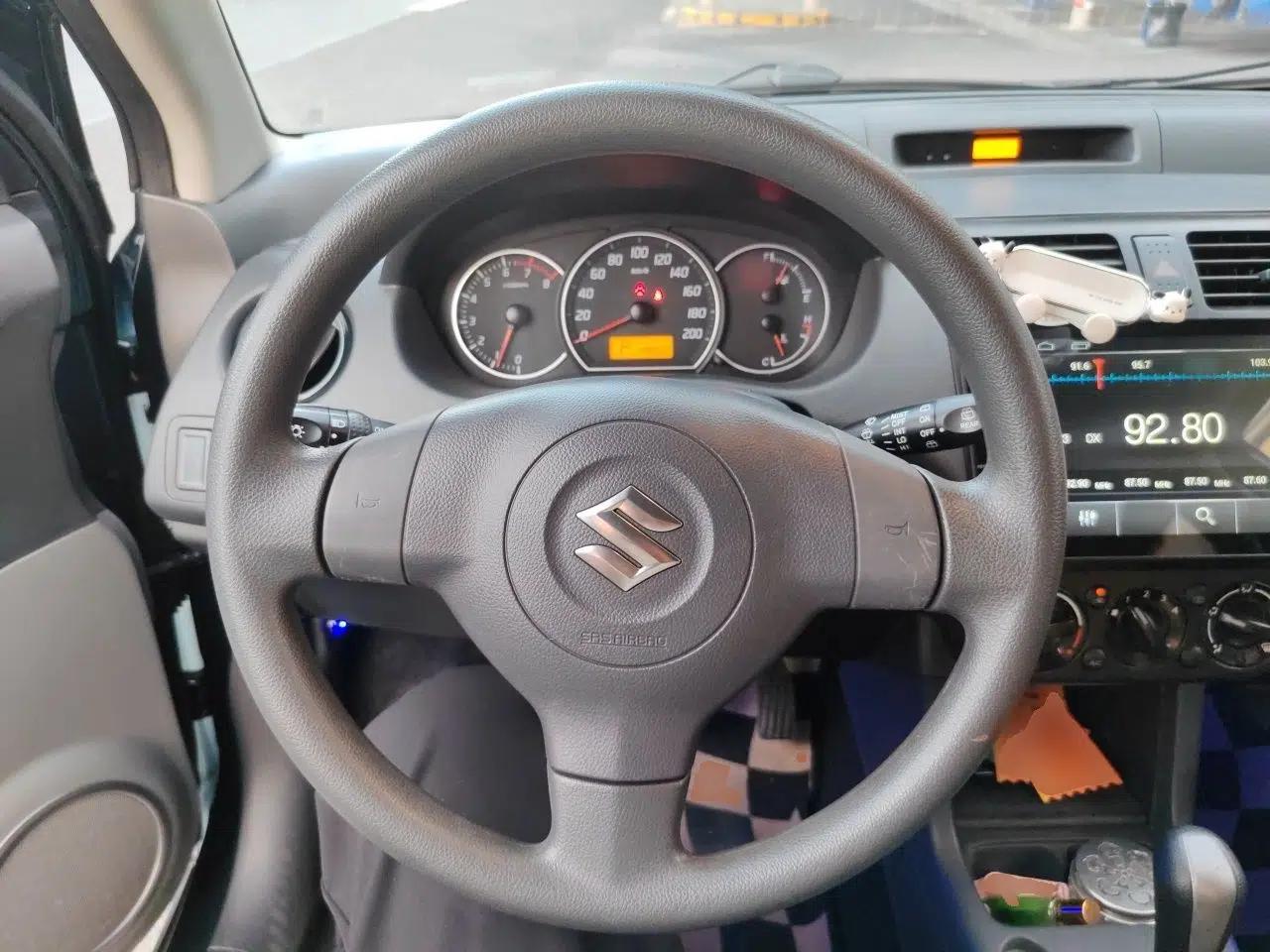 Suzuki Swift 2016 1.5L Automatic Fashionable Coolplay Edition — миниатюра 10