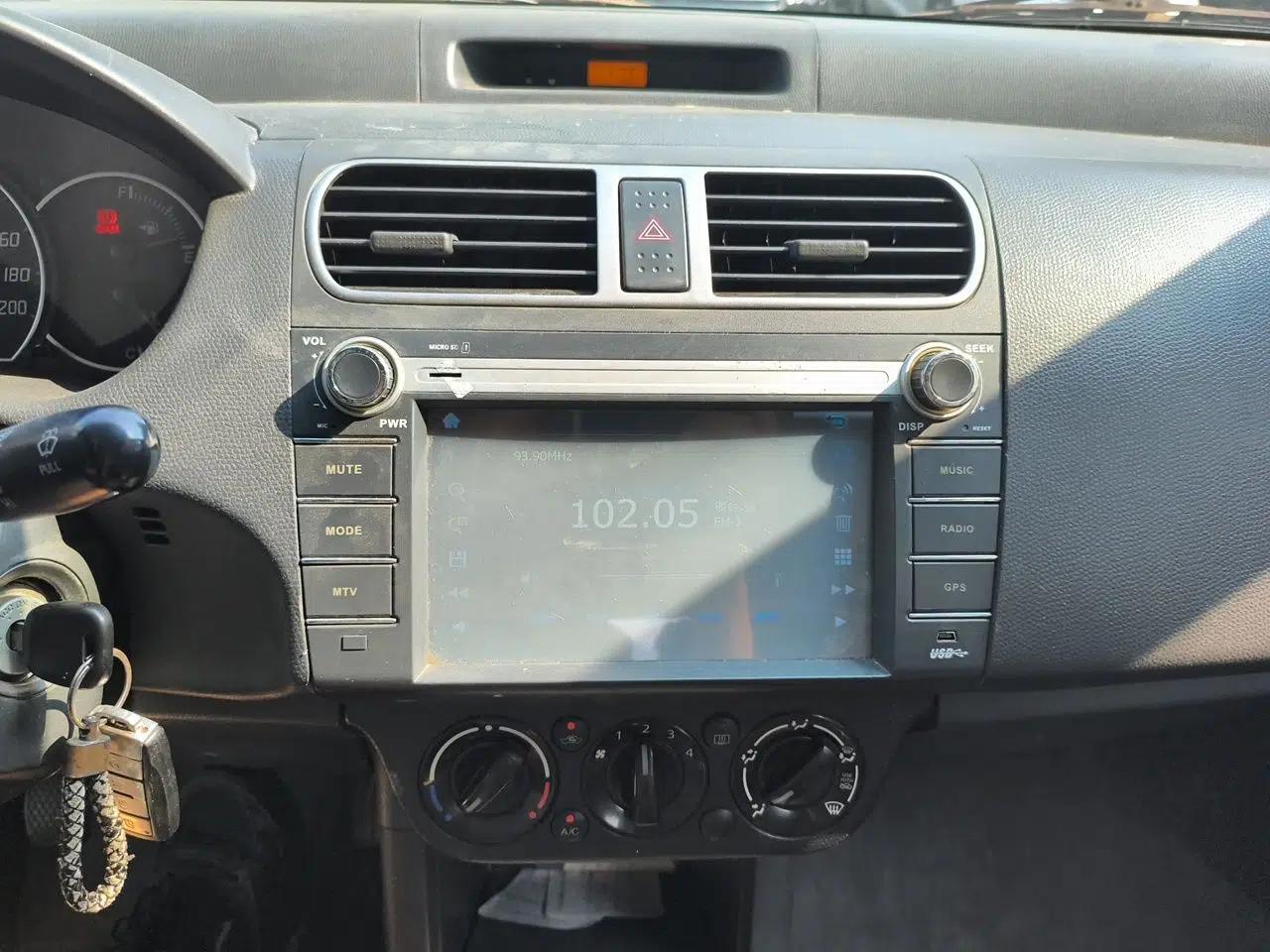 Suzuki Swift 2013 1.3L Manual Value Edition — миниатюра 13