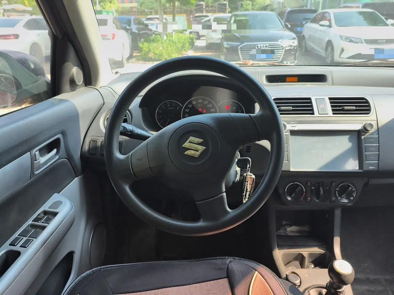 Suzuki Swift 2013 1.3L Manual Value Edition — миниатюра 10