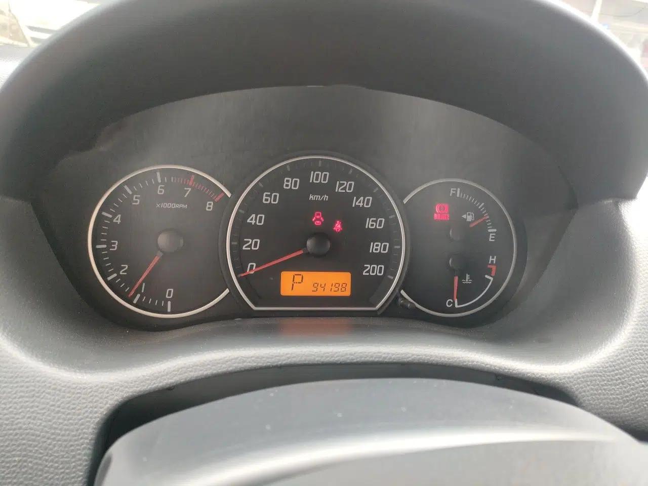 Suzuki Swift 2015 1.5L Automatic Limited Edition — миниатюра 11