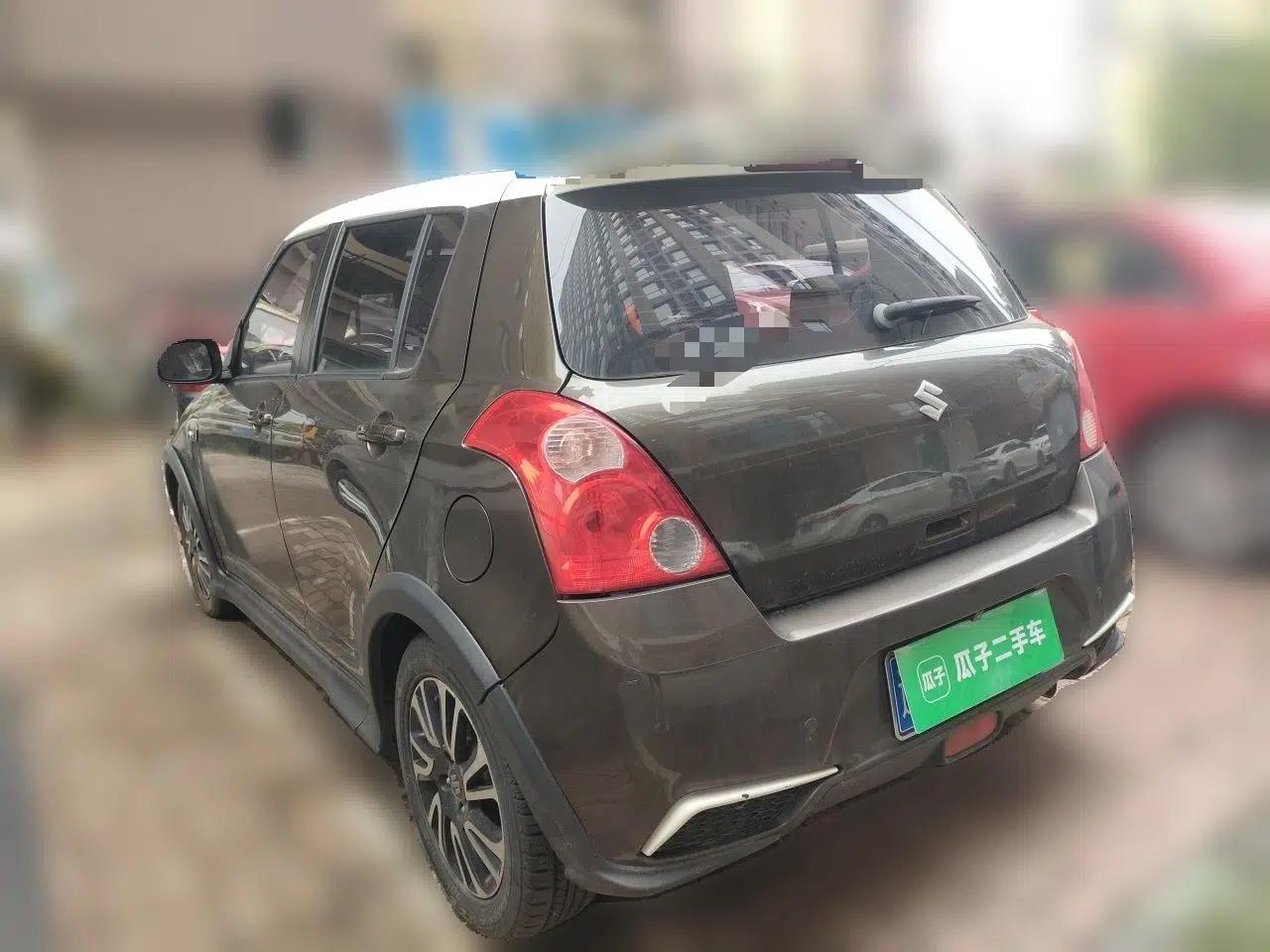 Suzuki Swift 2015 1.5L Automatic Limited Edition — миниатюра 4