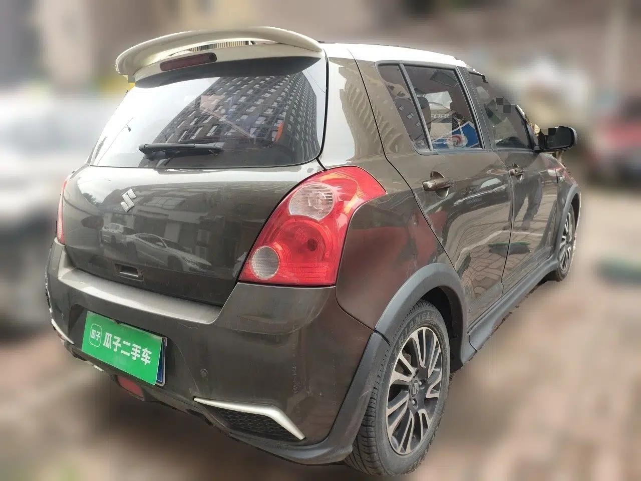 Suzuki Swift 2015 1.5L Automatic Limited Edition — миниатюра 6