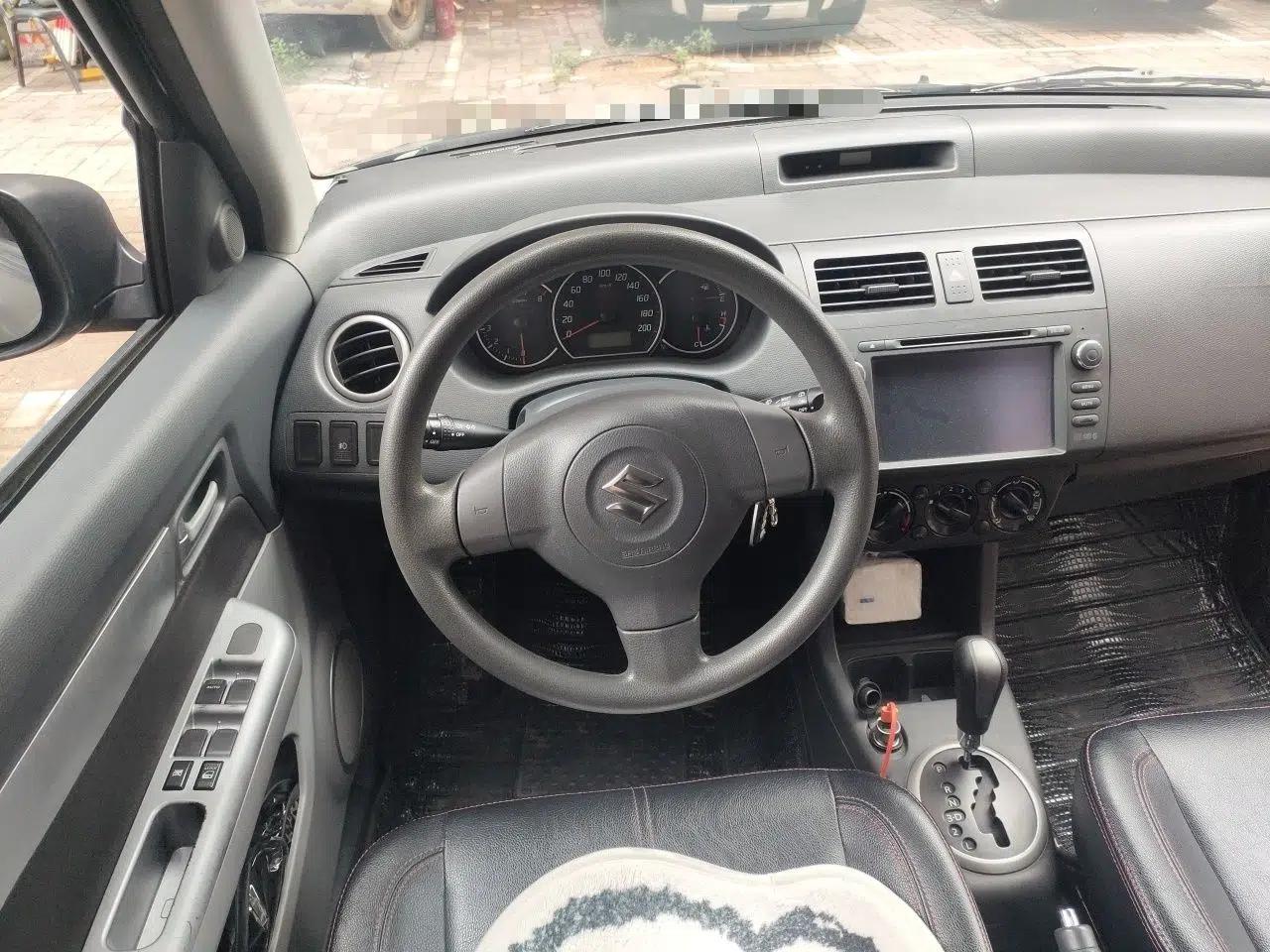 Suzuki Swift 2015 1.5L Automatic Limited Edition — миниатюра 10
