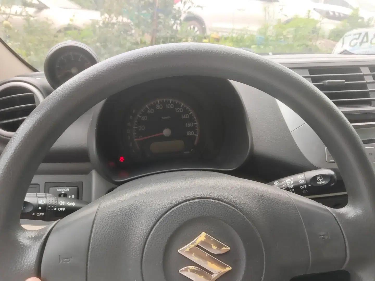 Suzuki Alto 2013 1.0L Automatic Luxury Model — миниатюра 11