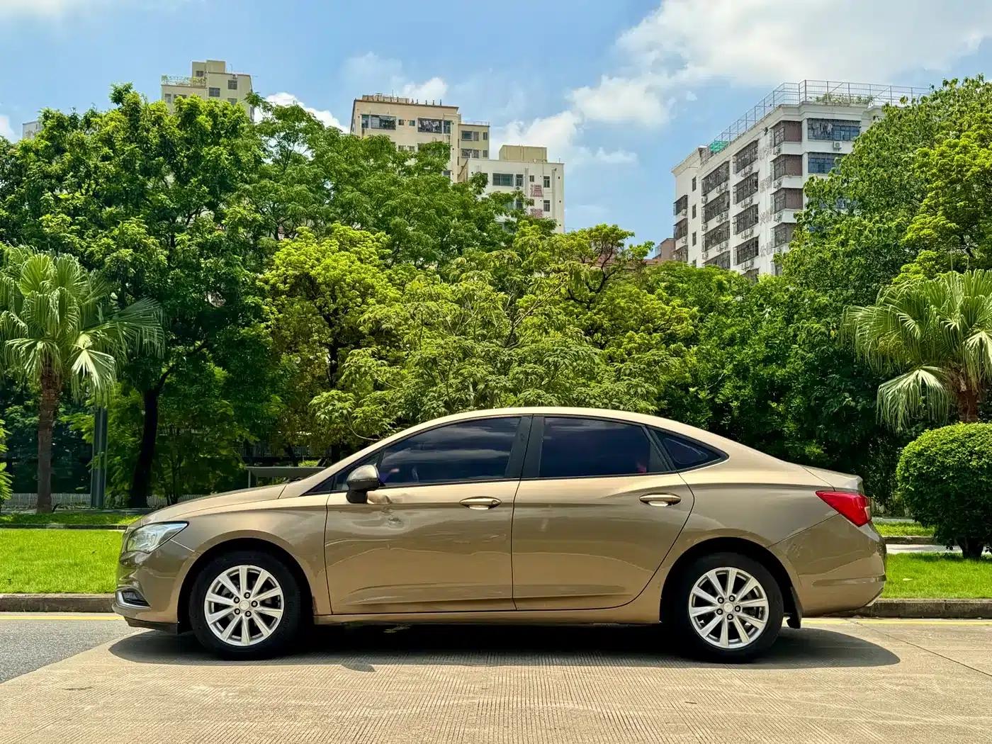 Buick Verano 2017 Sedan 20T Dual-Clutch Leading Edition — миниатюра 6