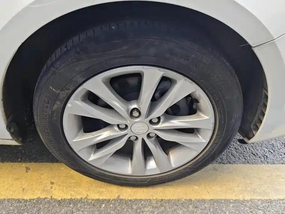 Buick Verano 2019 Sedan 20T Dual-Clutch Leading Edition — миниатюра 6