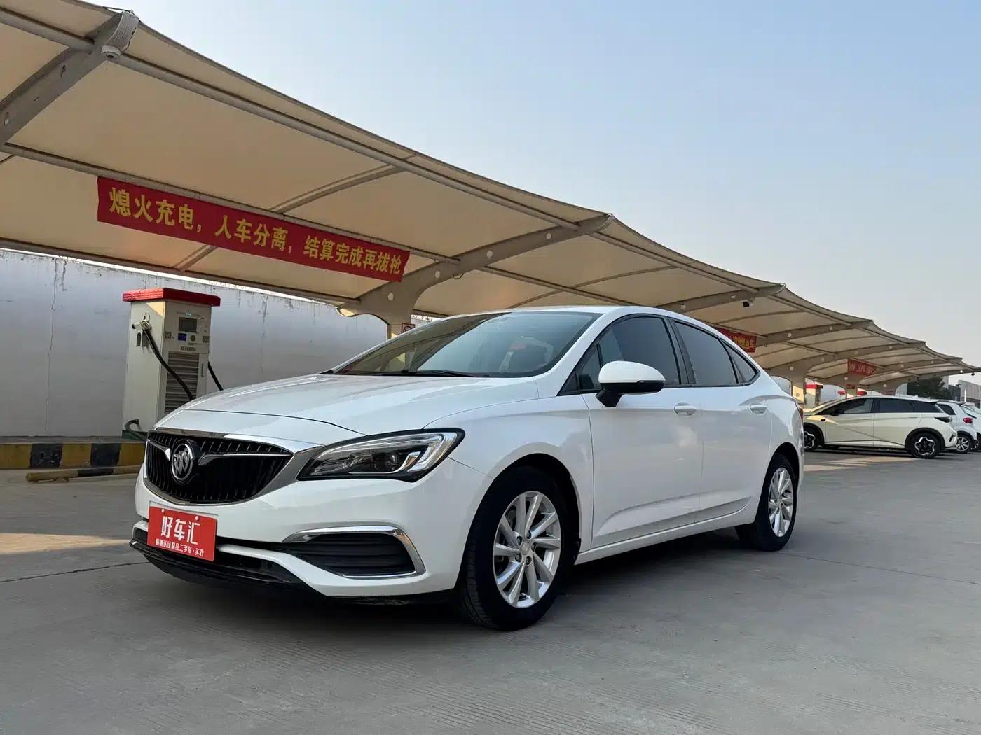 Buick Verano 2019 Sedan 15S Automatic Leading Edition — миниатюра 1