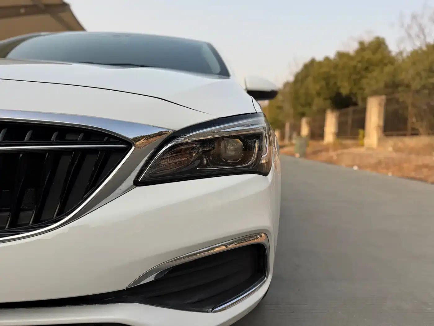Buick Verano 2019 Sedan 15S Automatic Leading Edition — миниатюра 11
