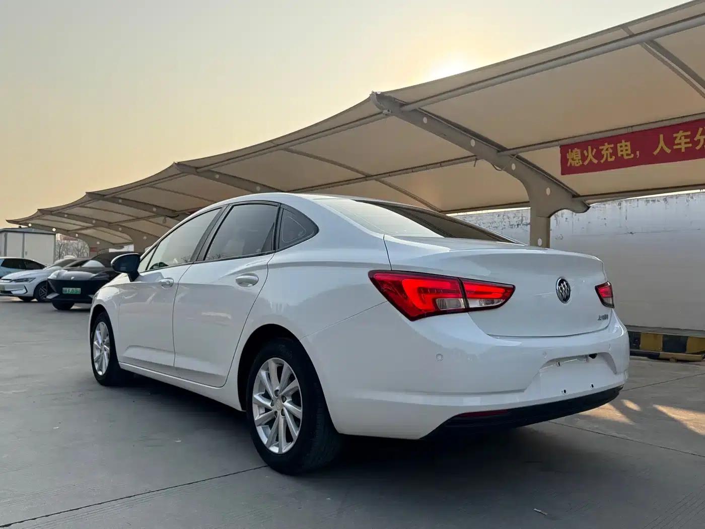 Buick Verano 2019 Sedan 15S Automatic Leading Edition — миниатюра 5