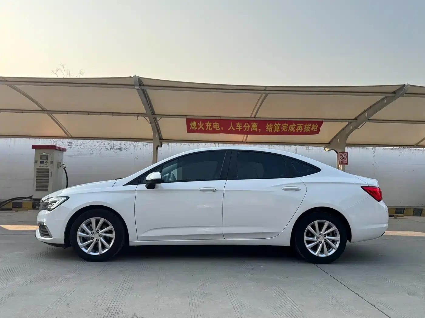 Buick Verano 2019 Sedan 15S Automatic Leading Edition — миниатюра 6